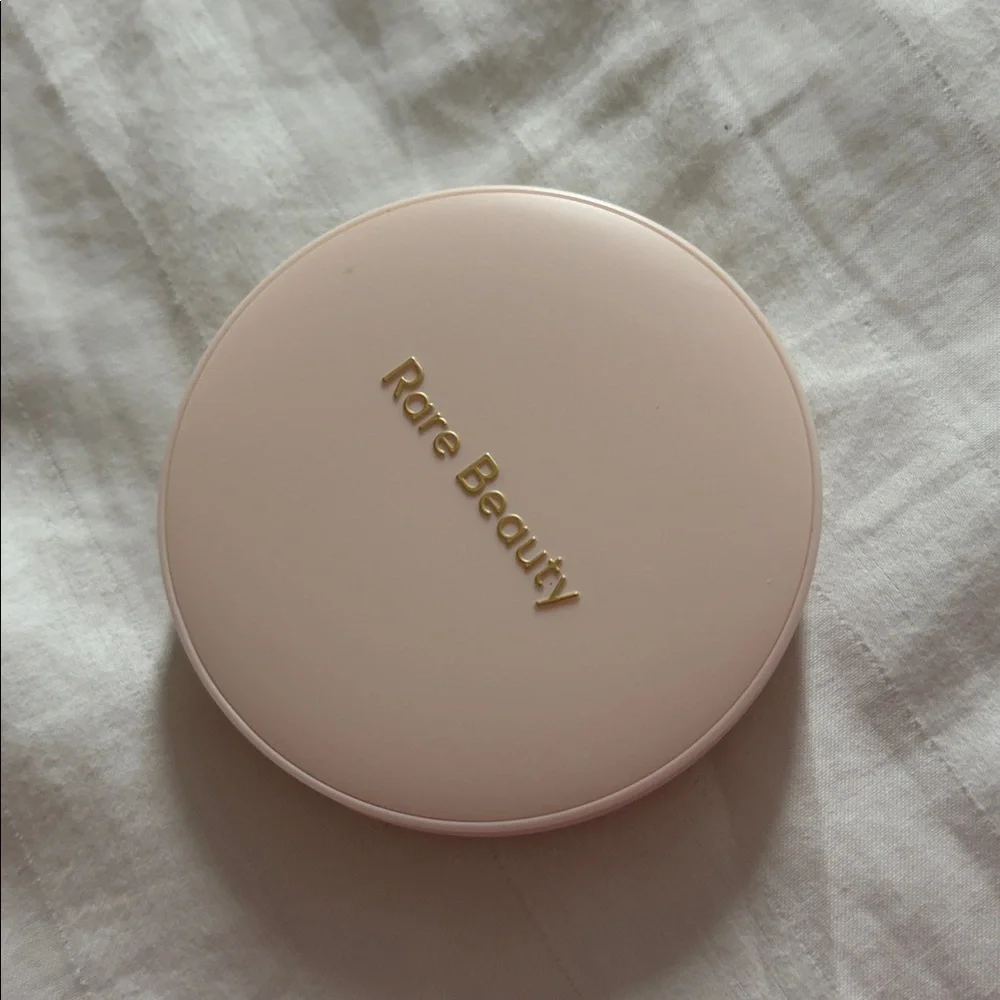 Rare beauty summer feels soft matte powder bronzer
